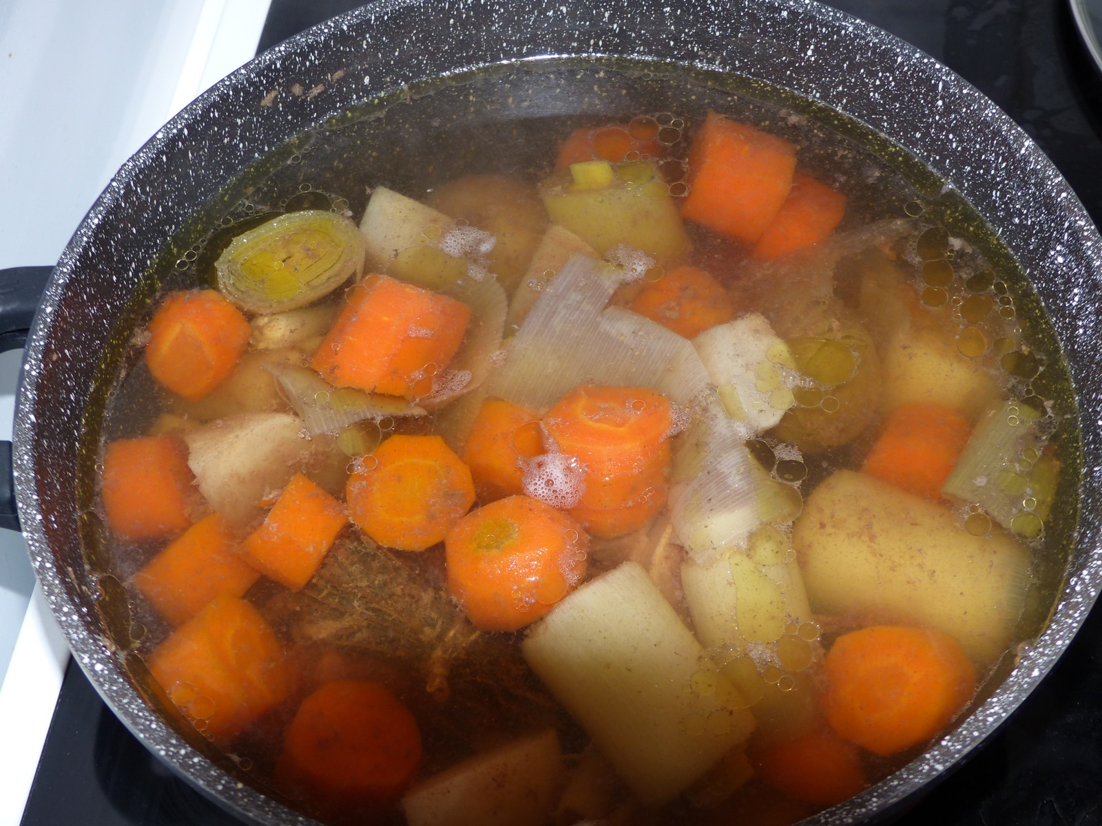 Pot-au-feu aus dem Dutch Oven
