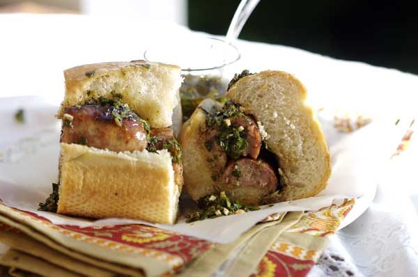 Choripán-Sandwich mit Chimichurri